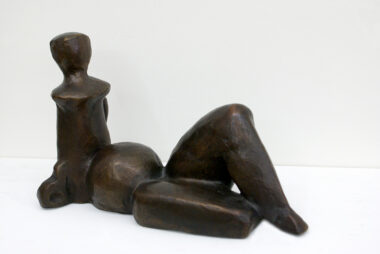 WEIBLICH LAGERNDE - um 1960, Bronze, Exemplar: 1/6, H 19 cm Eder Otto