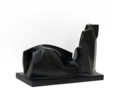 GEBALLT SITZENDE - 2003, Bronze, Exemplar: E.A. 1/3, H 37 B 59 T 23 cm Albrecht Herbert