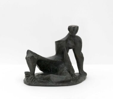 PARISER SITZENDE - 1950, Bronze patiniert, Exemplar: 7/8, H 32 B 38 T 28,5 cm Pillhofer Josef